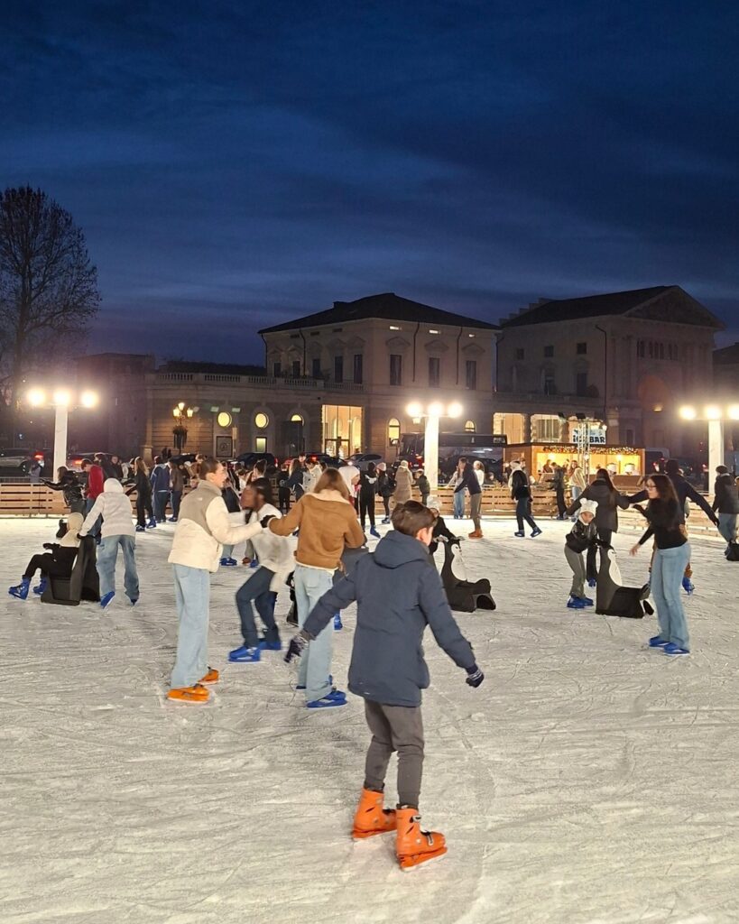 Pista pattinaggio sul ghiaccio
